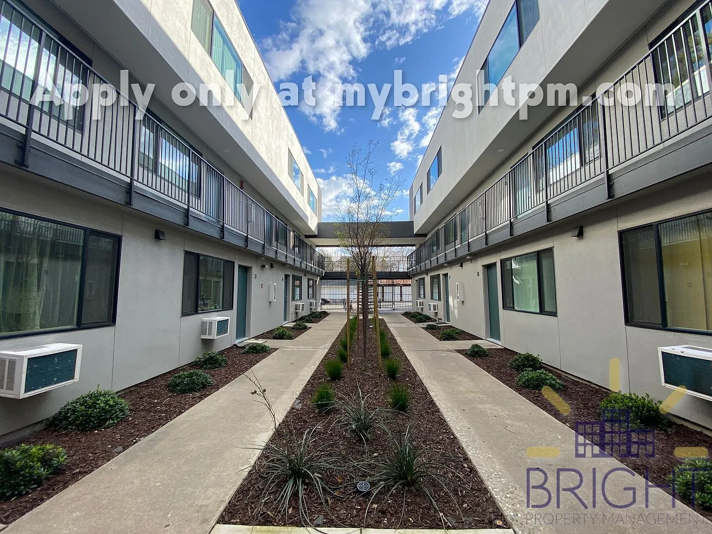 1222 E St #15 photo 1