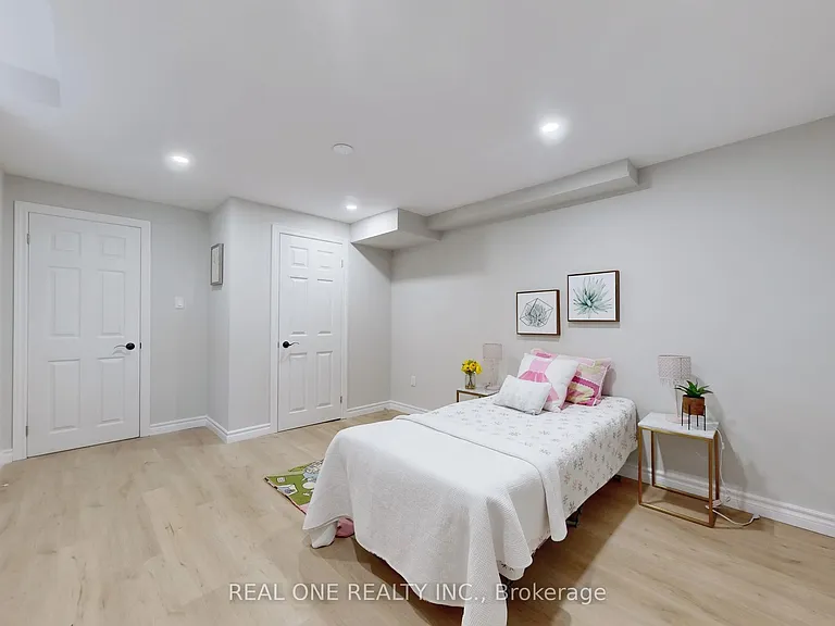 27 Gladiola Ct E — Photo 16