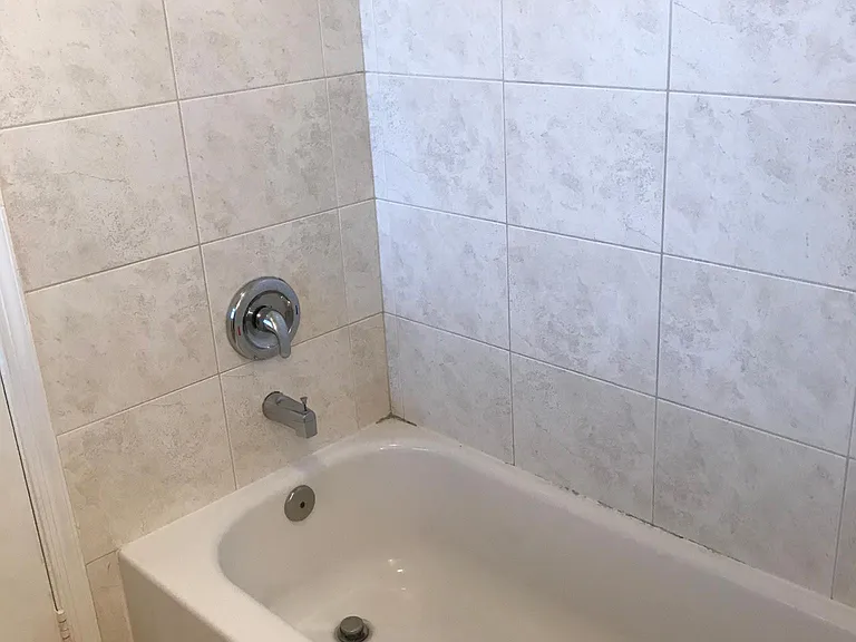 1040 Warbler Pl #MC — Photo 29
