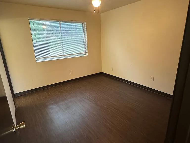 Rocklyn Court Apartments — Photo 22