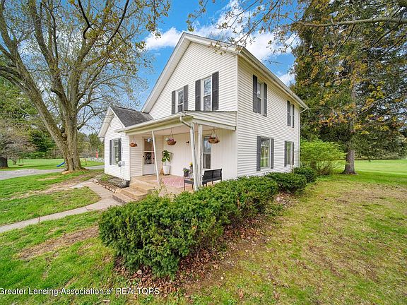 3rd image of 8379 Hall Rd