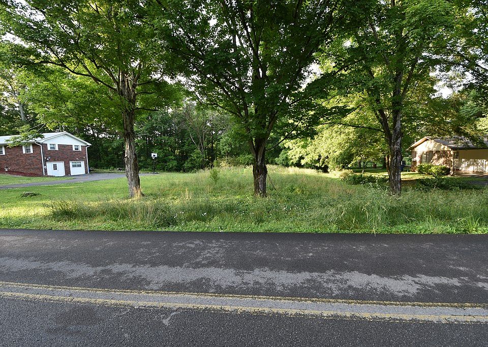 2nd image of 3284 Tonia Dr SW