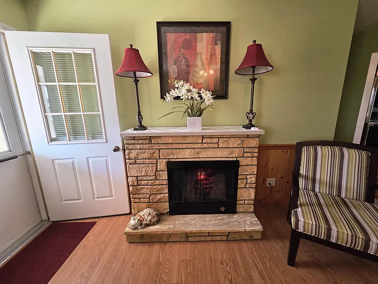 102 S Claire Dr — Photo 10