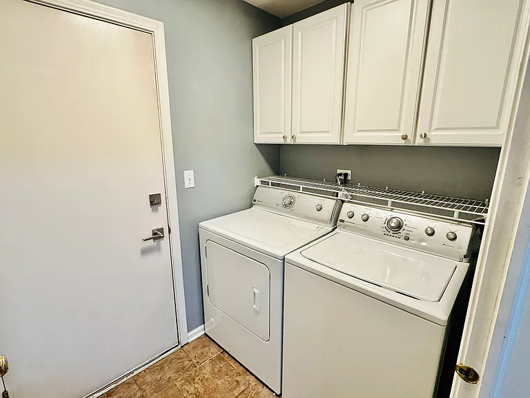 2910 Stockton Ct — Photo 7