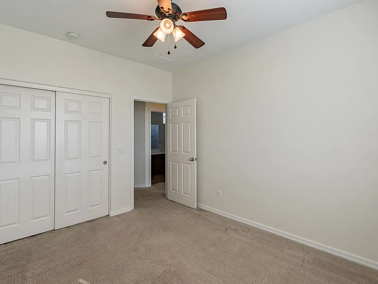 7416 S 27th Pl — Photo 24