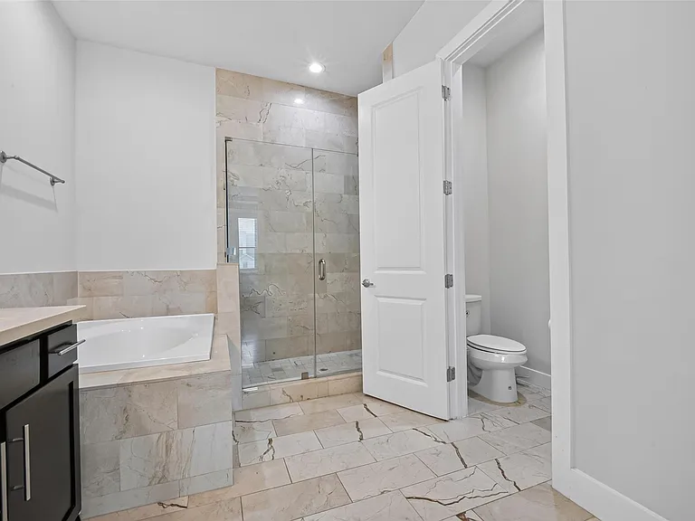 4104 Marina St — Photo 40