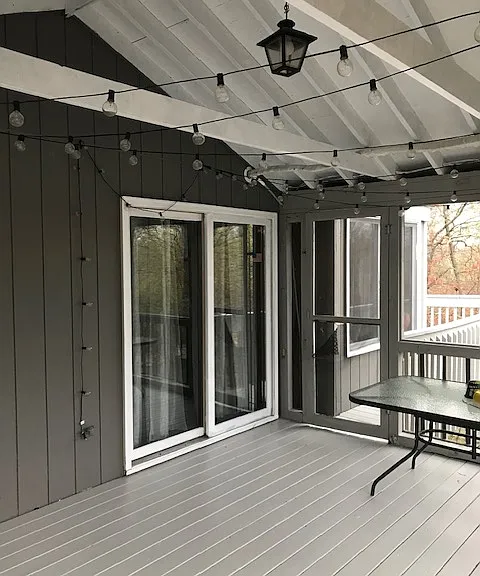 Screened in porch
