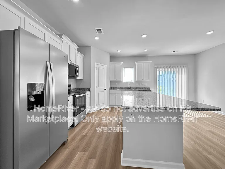 32 Foxton Pl — Photo 6