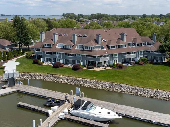 96 Marina Point Dr, Sandusky, OH 44870
