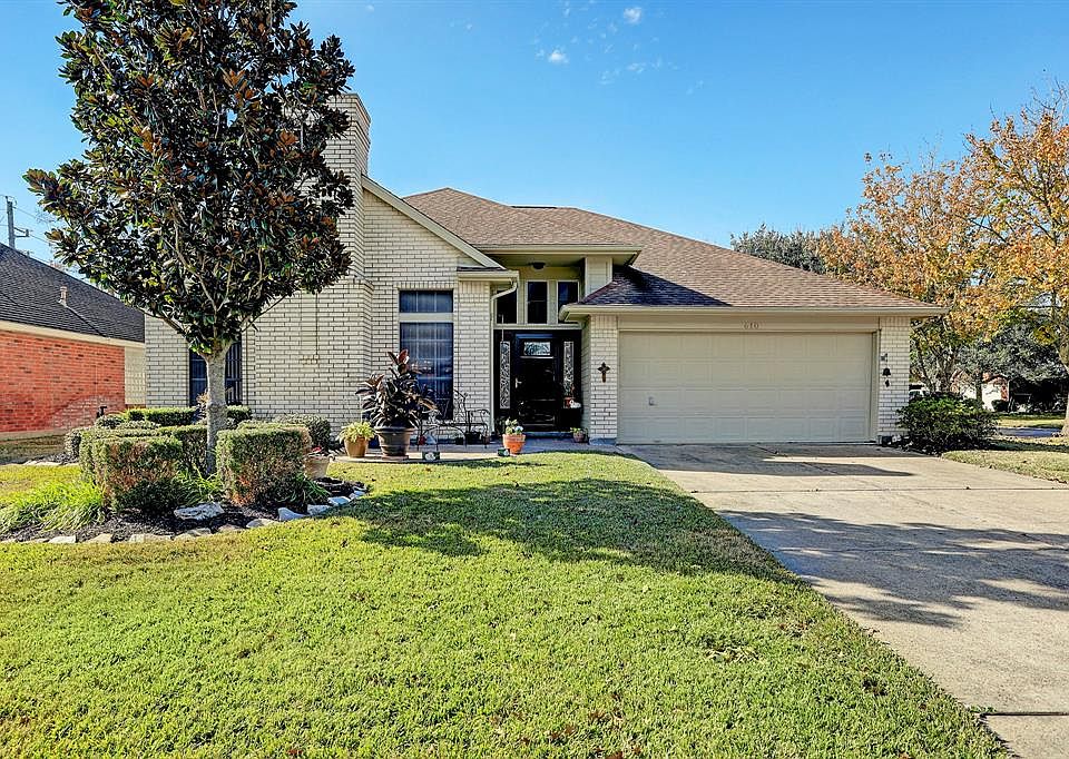 1st image of 610 E Larkspur Cir