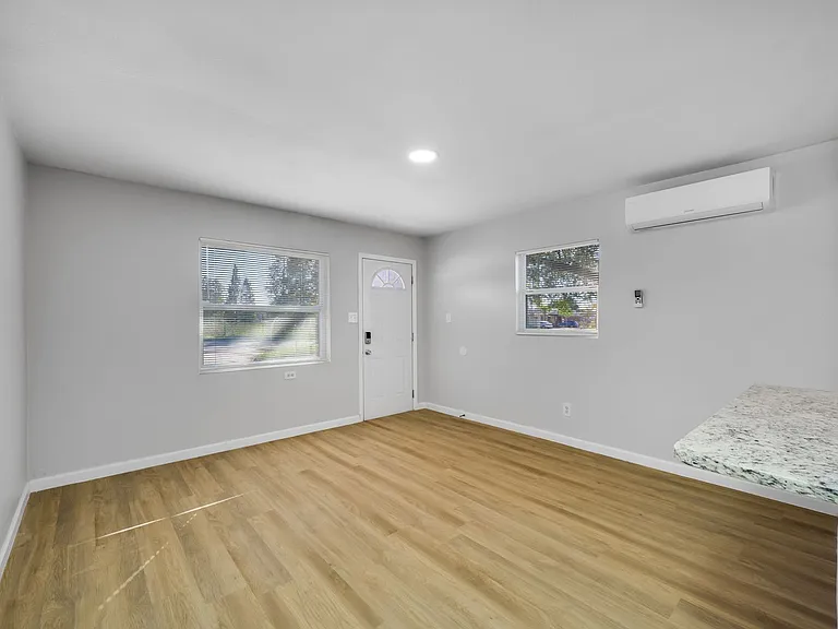5106 E Columbus Dr — Photo 22