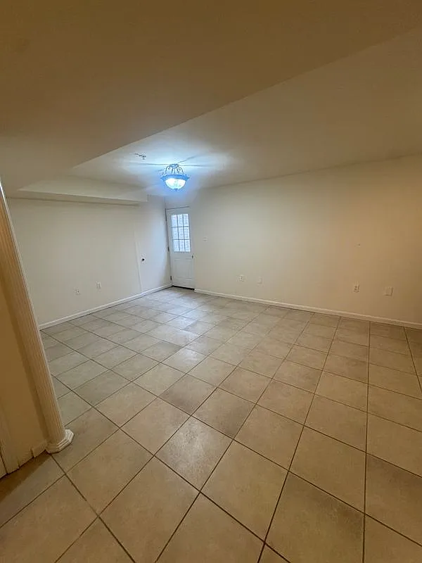1 bed, 1.0 bath, 650 sqft, $1,400 — Photo 2