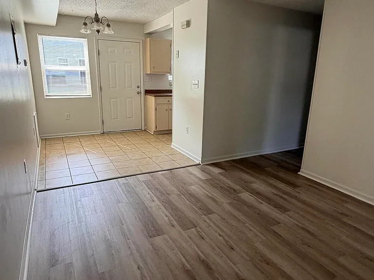 253 Cordell Cir — Photo 4