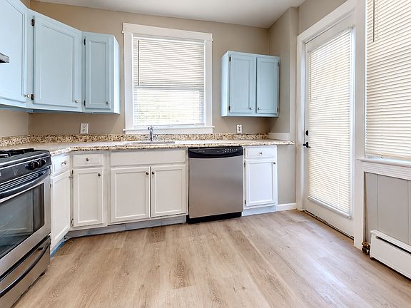 2nd image of 708 Edgemore Rd