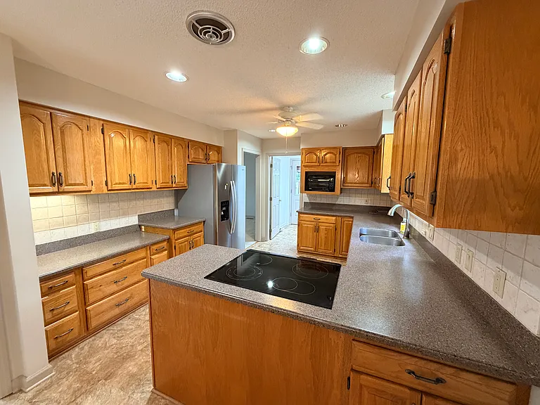 106 Fairhaven Dr — Photo 5