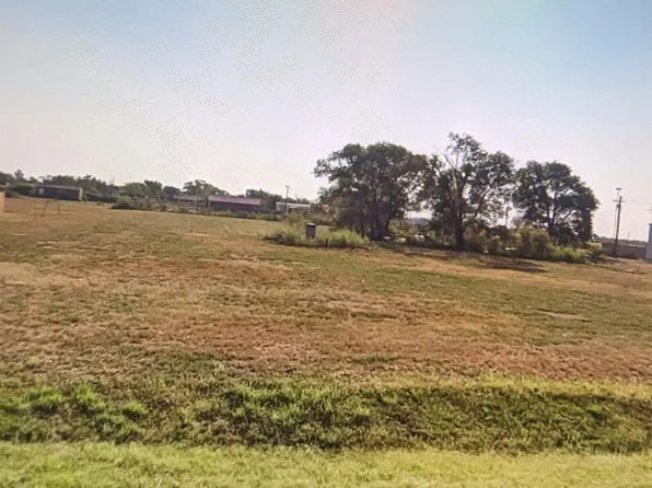 108 McKinley St, Levelland, TX 79336