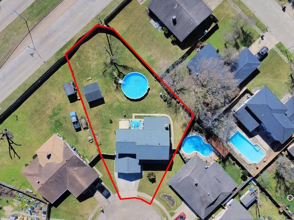 10522 Gulfstream Ln, Sugar Land, TX 77498