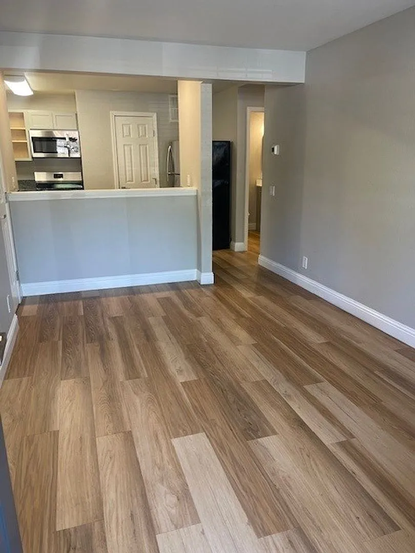 1175G — Photo 1