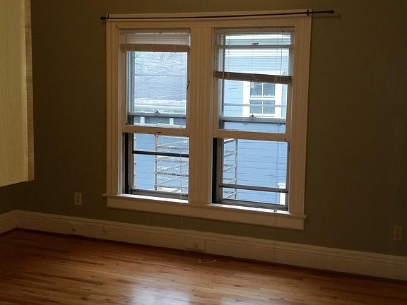 Main living area/kitchen