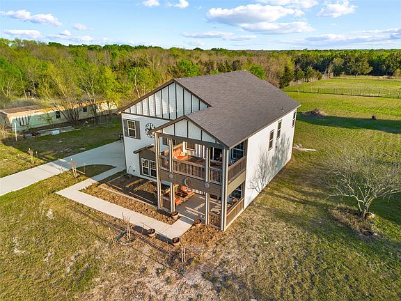 3rd image of 641 Countess Rd