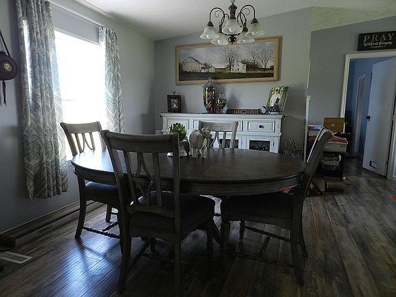 3rd image of 25436 Sidney Park Rd