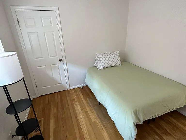 310 Alma Ln — Photo 24