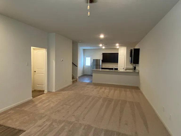 105 Brunswick Ln — Photo 5