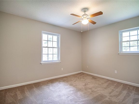 5th image of 711 Herndon St