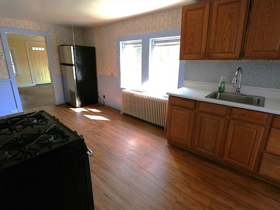 4th image of 37 Pigeon Hill St