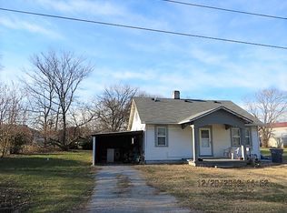 220 Hanger Ave, Sellersburg, IN 47172