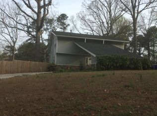 608 Falling Leaf Dr, Lilburn, GA 30047