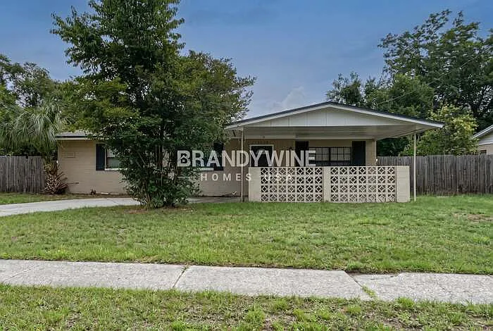 3 bed, 2.0 bath, 1268 sqft, $1,595 — Photo 2