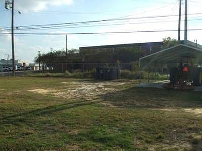 2nd image of 1599 Ross Clark Cir