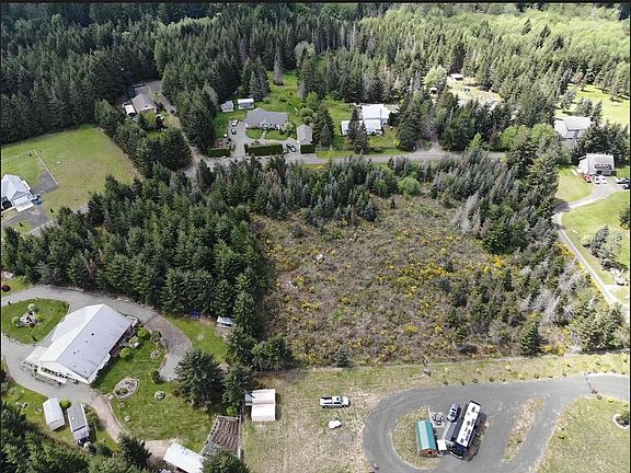 4th image of 100 SE Ashley Dr