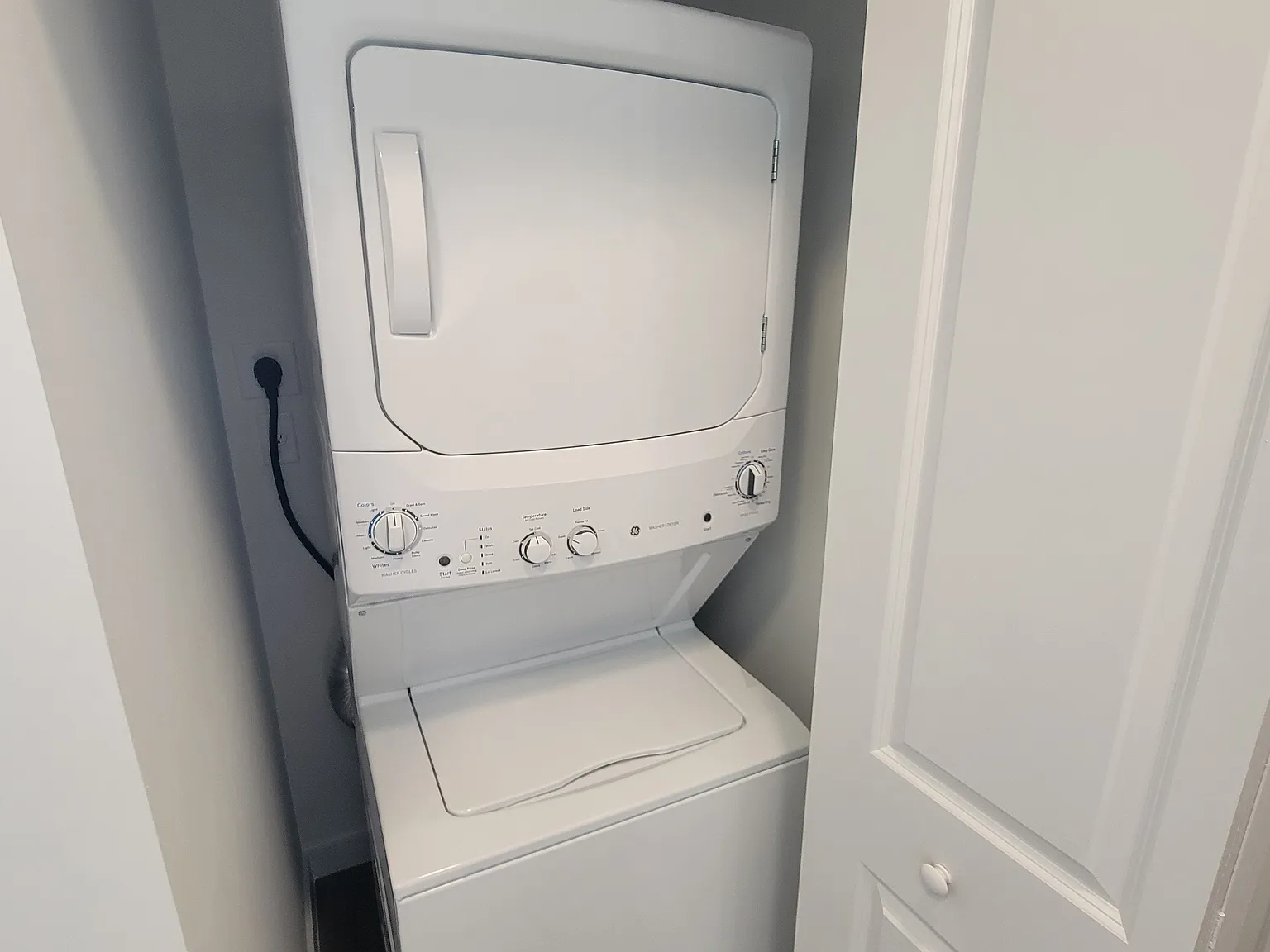 2 bed, 850 sqft, $2,700 — Photo 4