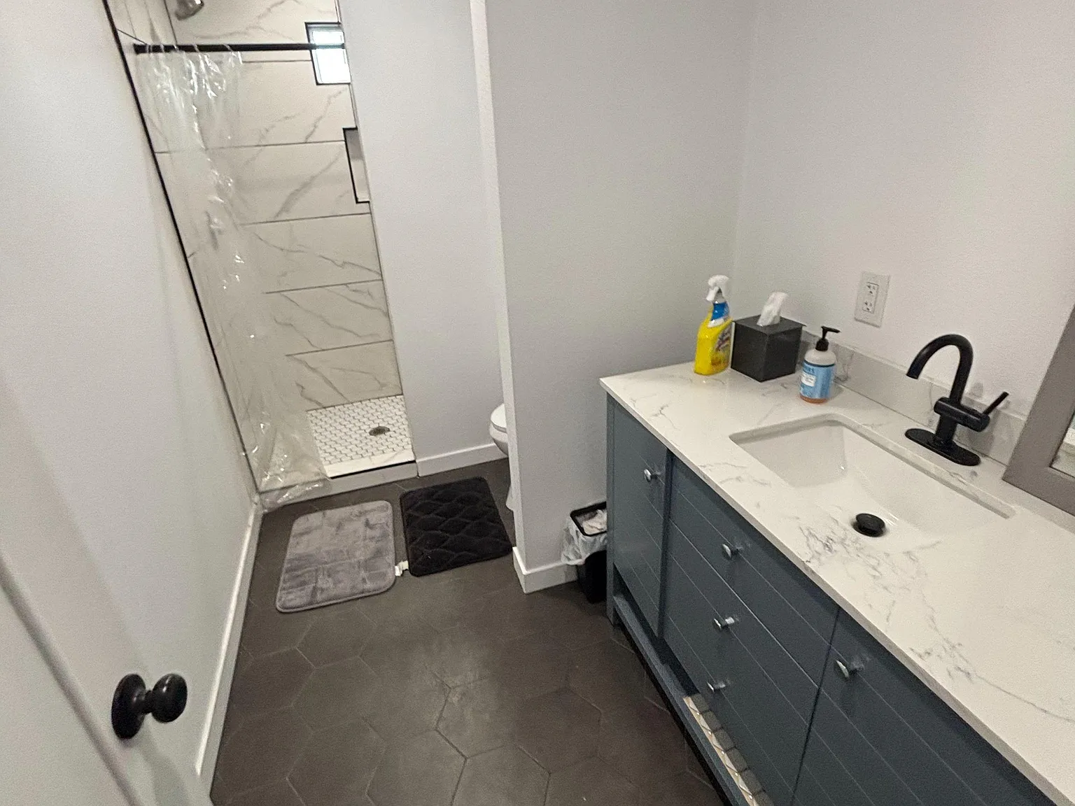 4 bed, 4.5 bath, 3700 sqft, $1,200 — Photo 3