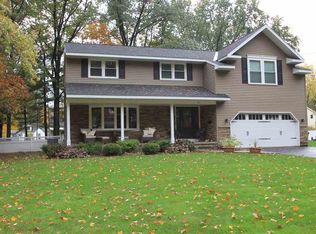 36 Fredericks Rd, Glenville, NY 12302