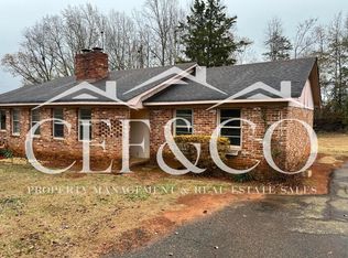 206 Tanglewood Rd, Wellford, SC 29385