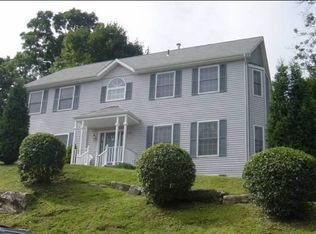 18 Americo Cir, Ossining, NY 10562