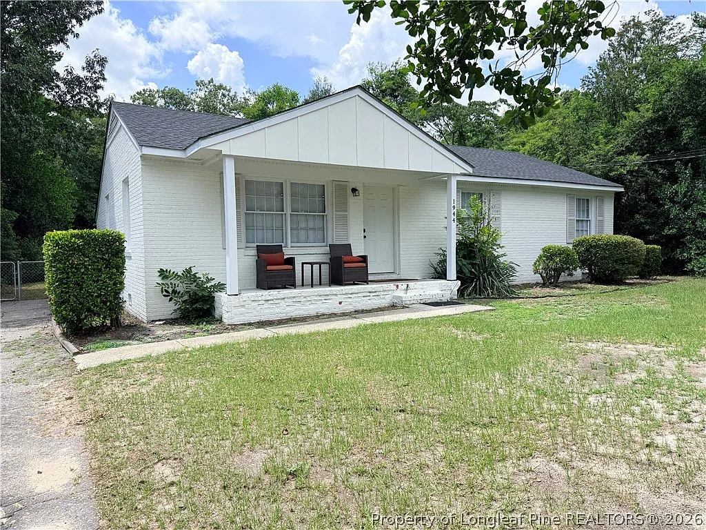 3 bed, 2.0 bath, 1150 sqft, $1,600 — Photo 2