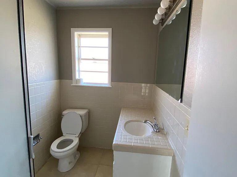 5206 Floyd Ave — Photo 7