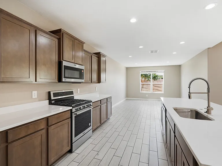 38213 W San Clemente St — Photo 10