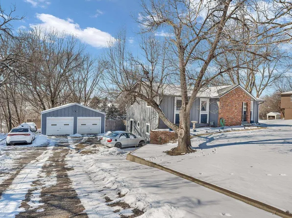 5011 NW Brickyard Rd, Topeka, KS 66618