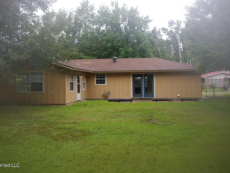 156 Lafayette Cir — Photo 10