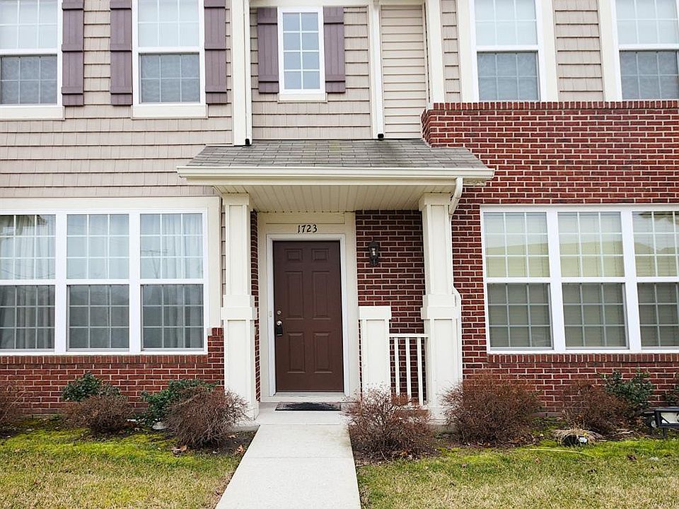 1st image of 1723 N Circle North Dr