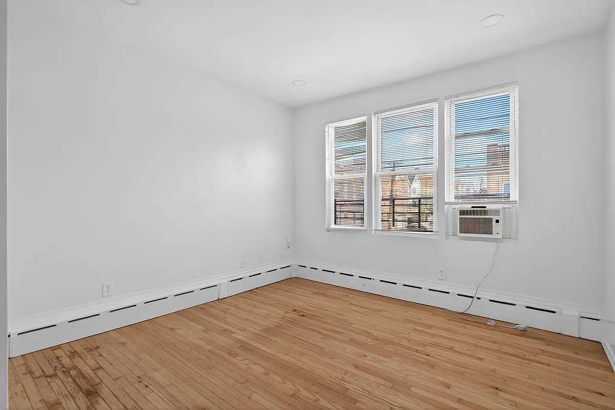 Building Photo - 497 Avenue A #4