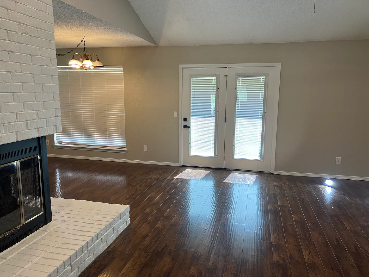 3 bed, 1485 sqft, $2,600 — Photo 4