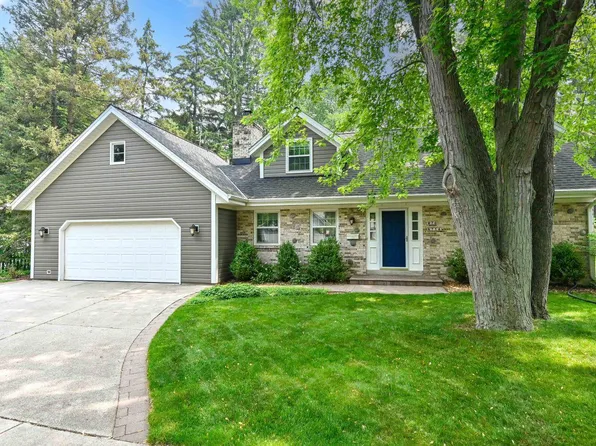 W70N714 Monroe AVENUE, Cedarburg, WI 53012