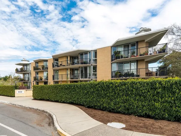 2210 Cadboro Bay Rd #401, Oak Bay, BC V8R 5G9