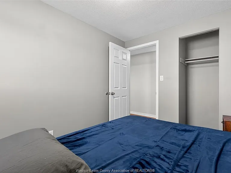 6298 Thornberry Cres — Photo 19
